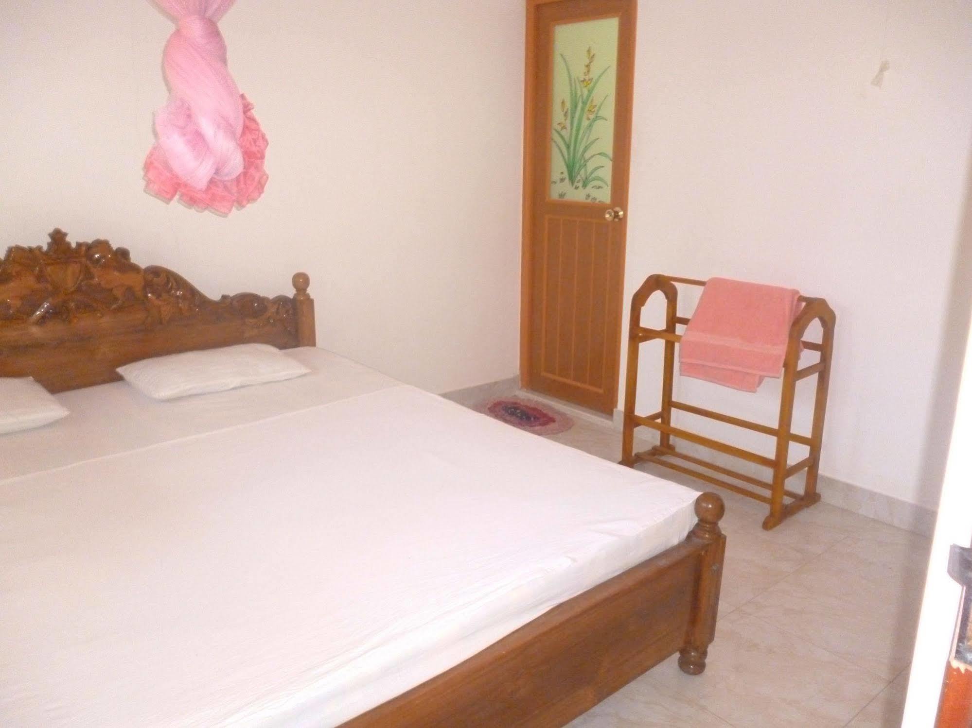 Seaview Paradise Inn Уелигама Екстериор снимка