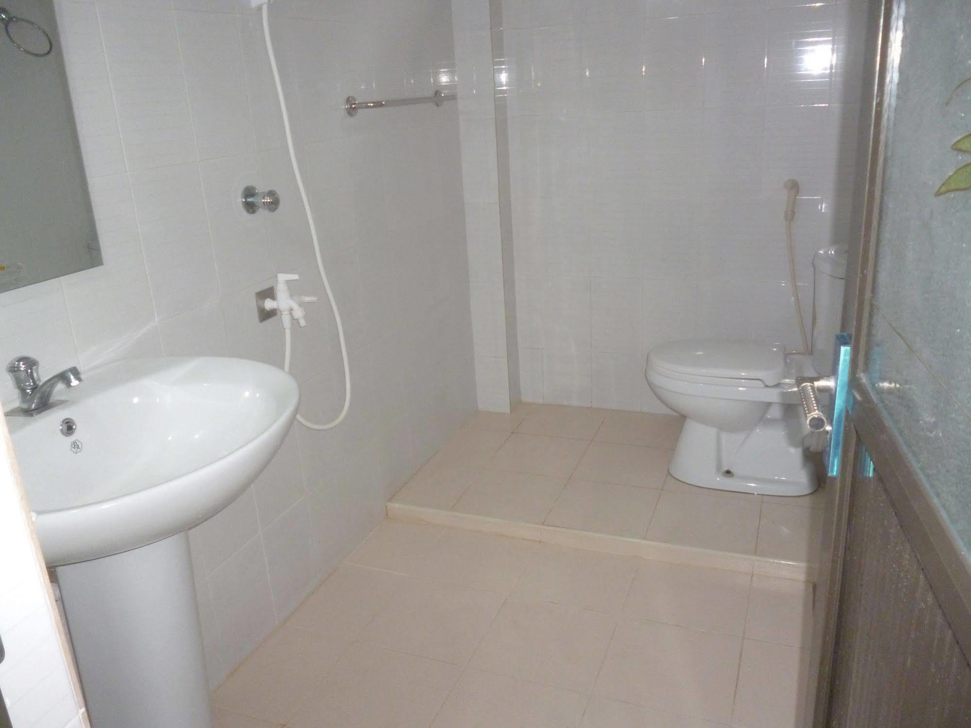 Seaview Paradise Inn Уелигама Екстериор снимка